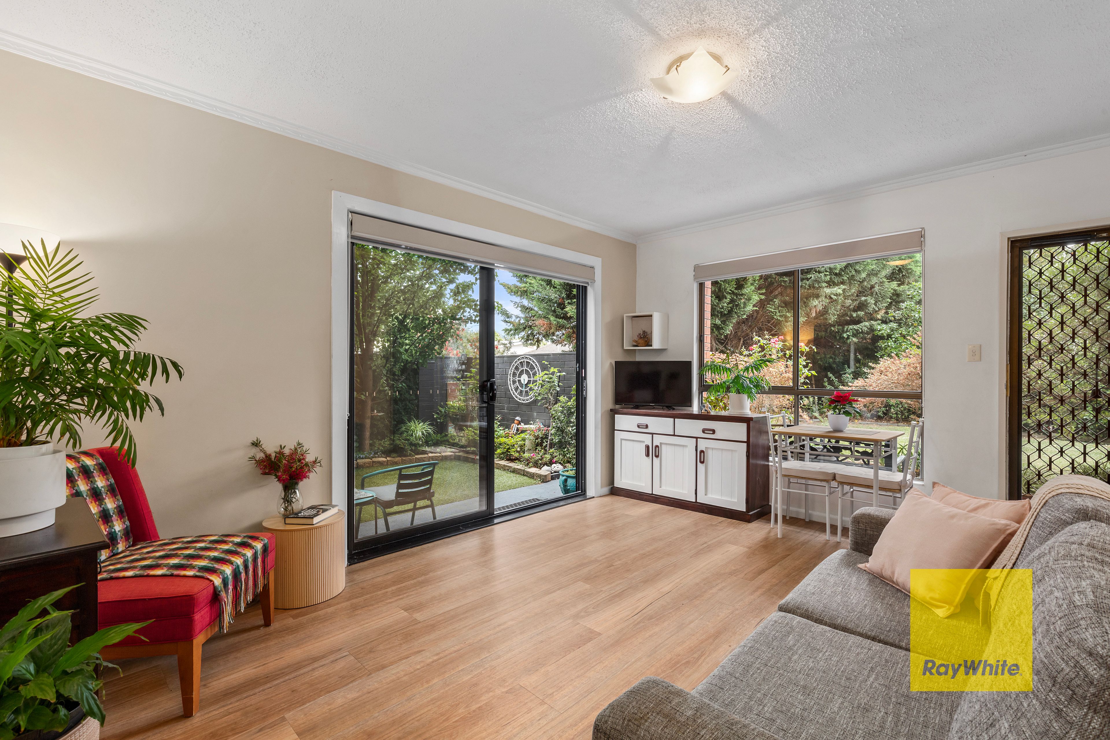 8 HEYTESBURY ST, HERNE HILL VIC 3218, 0 habitaciones, 0 baños, Unit