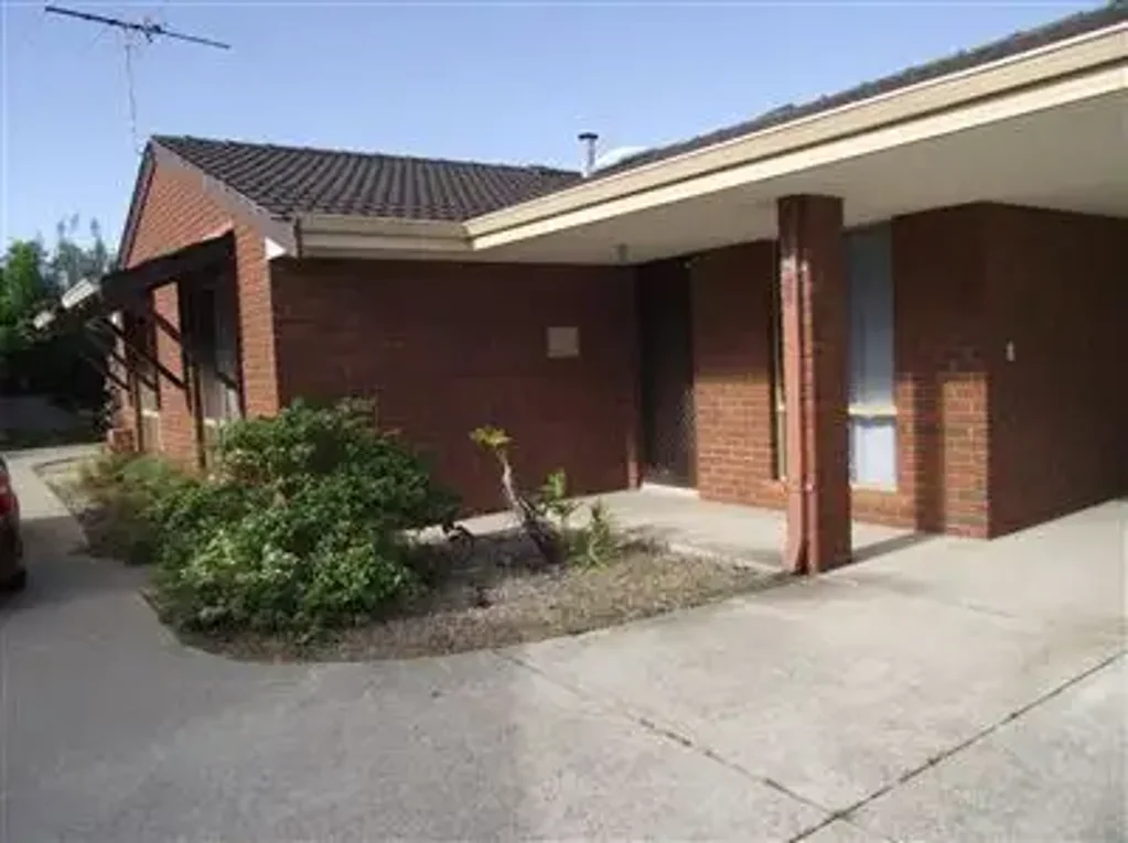 Neat 2 Bedroom Villa Available Now
