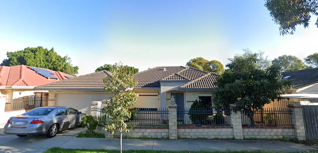 Walk to Train, Cafés & Shops - Modern Carlisle Home