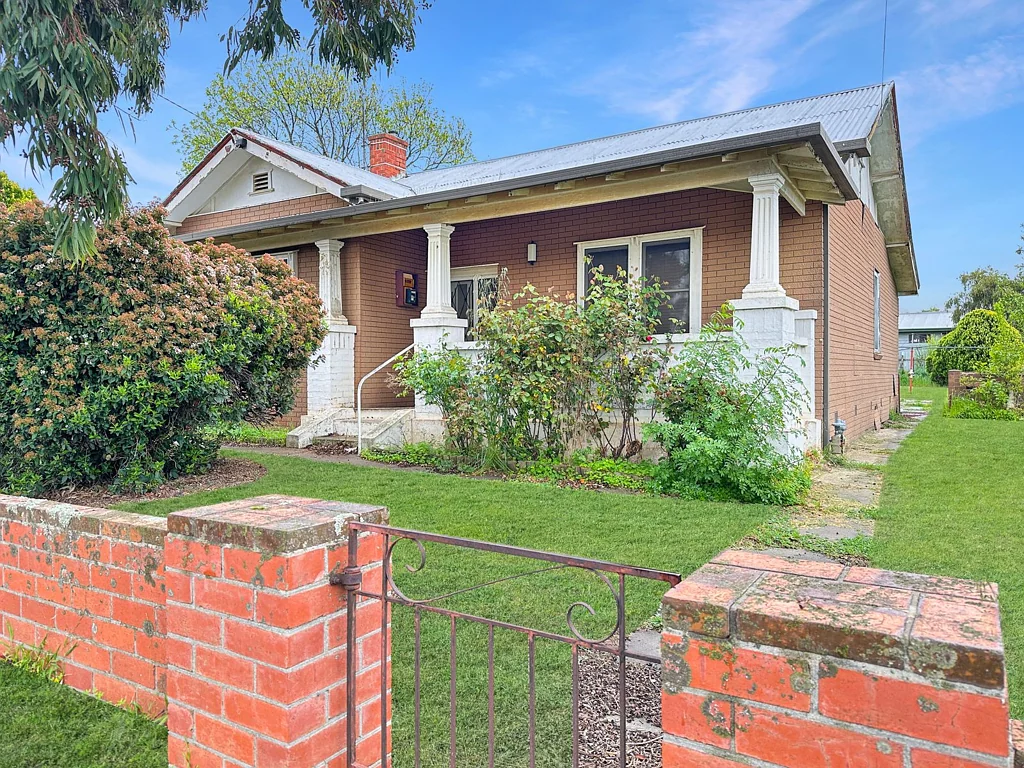 17 Albert Street, Maryborough, VIC 3465