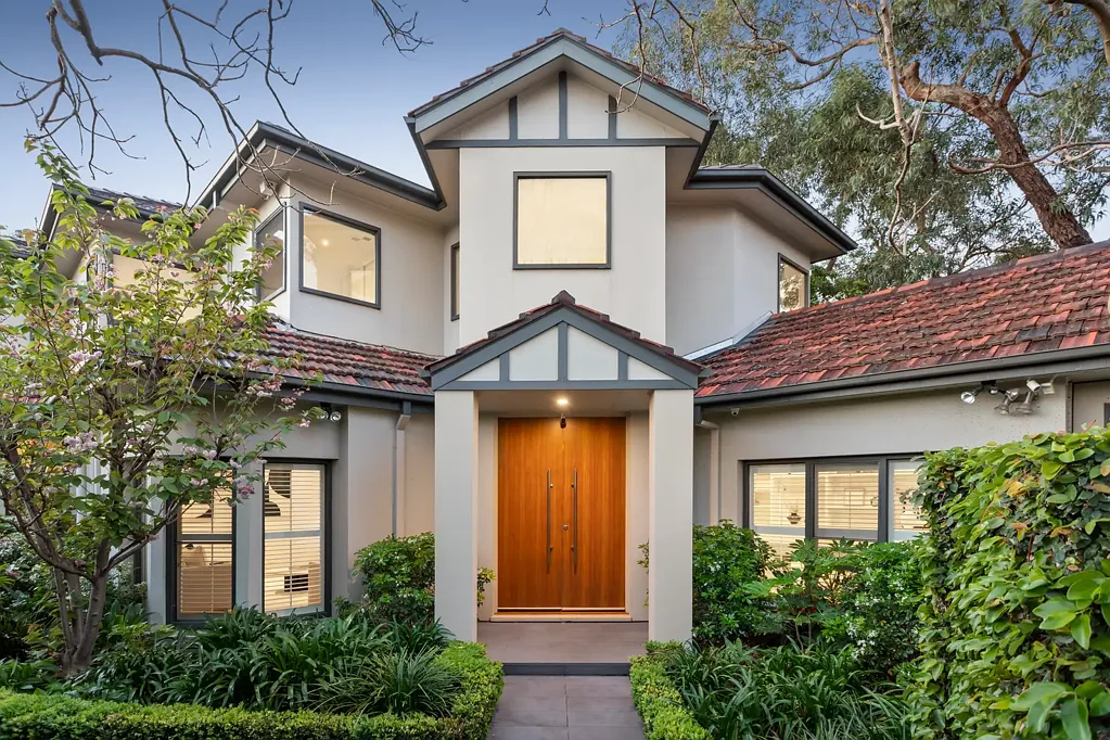 Brighton 6ਬੈੱਡਰੂਮ Poolside Family Excellence in Prized Cul-De-Sac