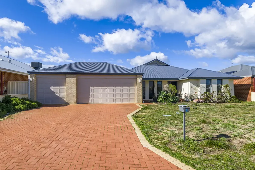 Singleton 5침실 Spacious Coastal Living with Triple Garage