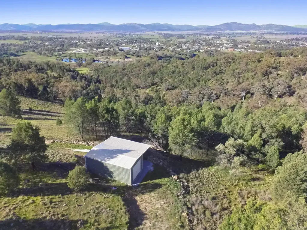 Quirindi 1房  WEEKENDER on  a very large Lot - views, views, views!
