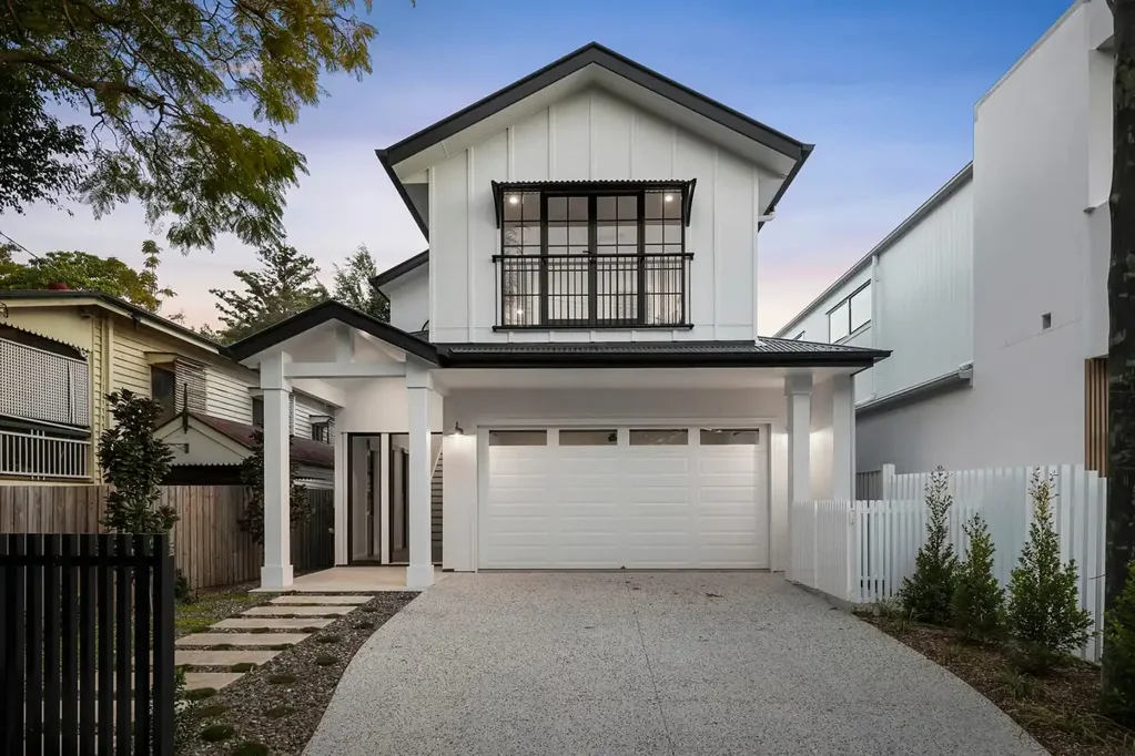 Indooroopilly 5房  Brand-New Modern Farmhouse in a Premier Indooroopilly Location