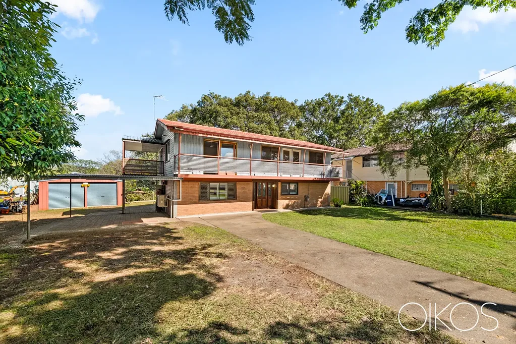 Everton Hills 3房 翻新者的梦想，占地936平方米，公园旁位置，潜力无限 RENOVATOR'S DREAM ON 936M², PARKSIDE POSITION WITH ENDLESS POTENTIAL