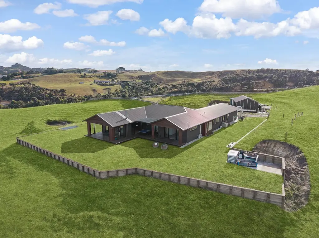 Helensville 5ਬੈੱਡਰੂਮ COUNTRY ROAD, TAKE ME HOME