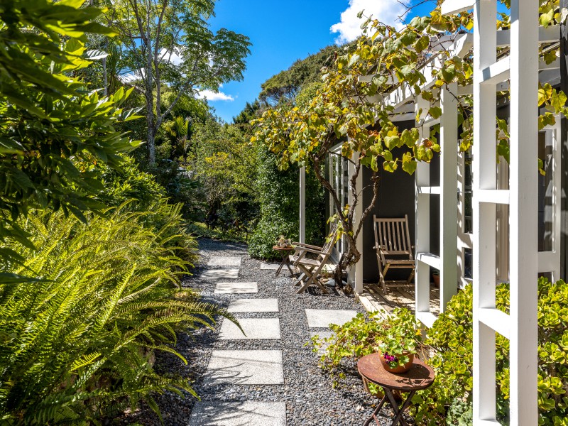 90 Hill Road, Palm Beach, Auckland, 2 Bedrooms, 1 Bathrooms