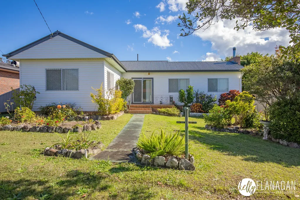 West Kempsey 3 Slaapkamer A Hip Happenin' Mod Pad – Still As Boss As The 1960's – 733sqm Accessible Block