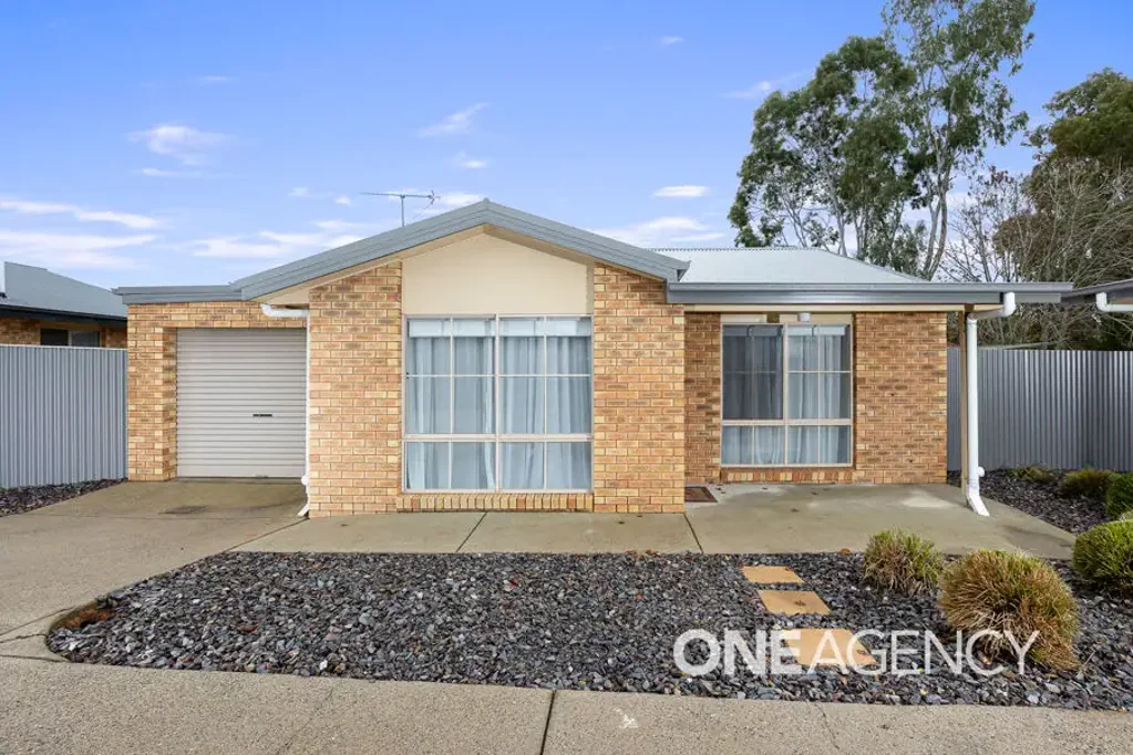 2/12 DUNN AVENUE, Forest Hill, NSW 2651