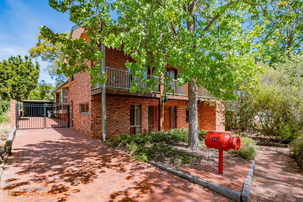 Pearce 3房  Architectural Family Living with Exceptional Space and Soul