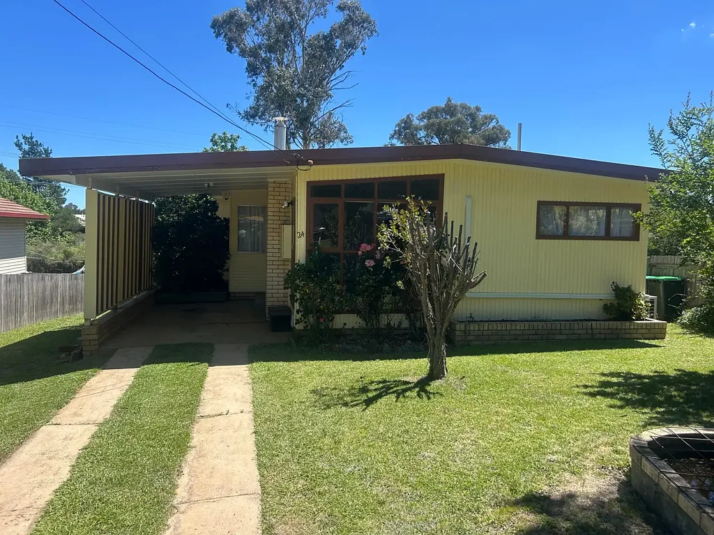 NEAT & TIDY THREE BEDROOM HOME IN QUIET LOCATION