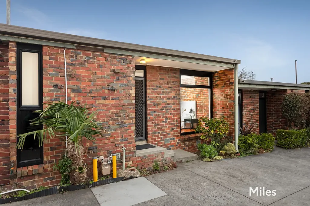 Ivanhoe 2 Bedroom Under Contract