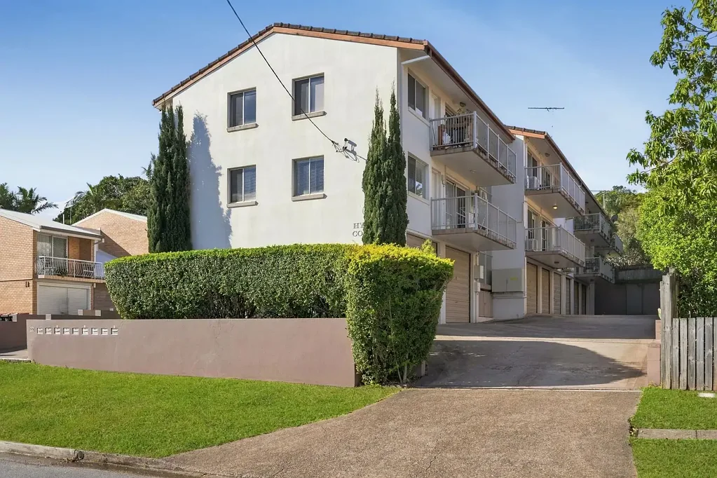 Spacious Apartment Living in an Elevated Position + Water Included