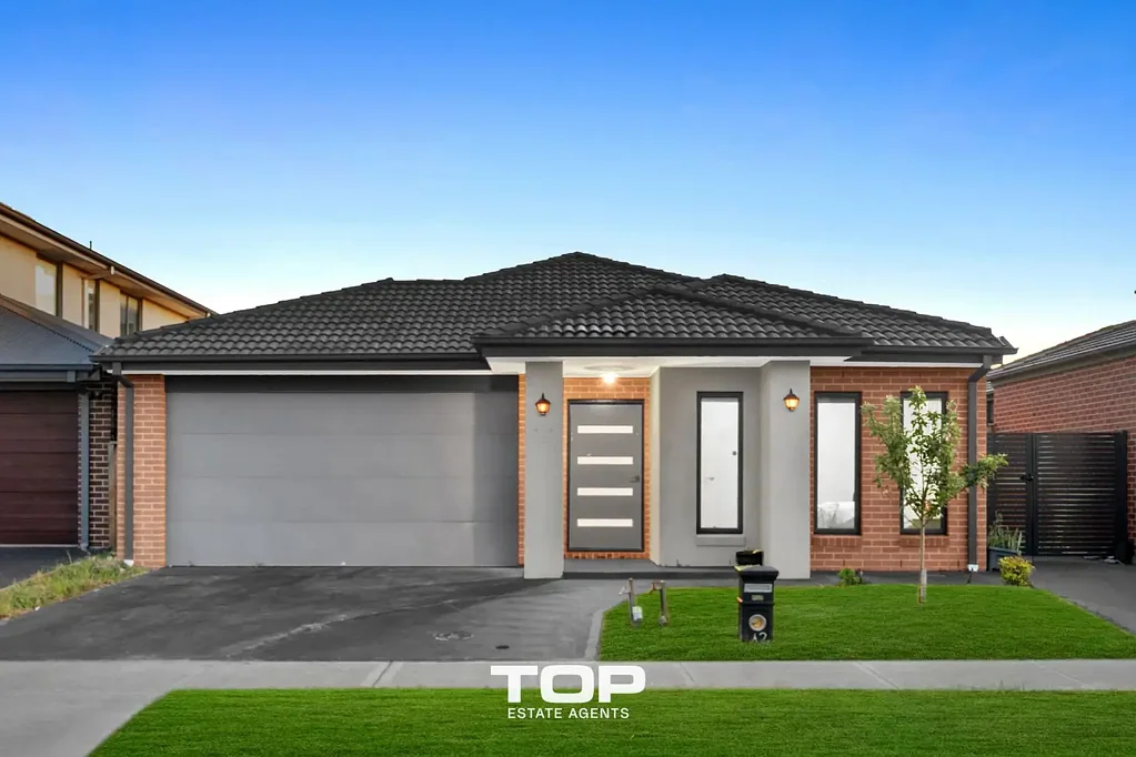 42 Belcam Circuit, Clyde North, VIC 3978
