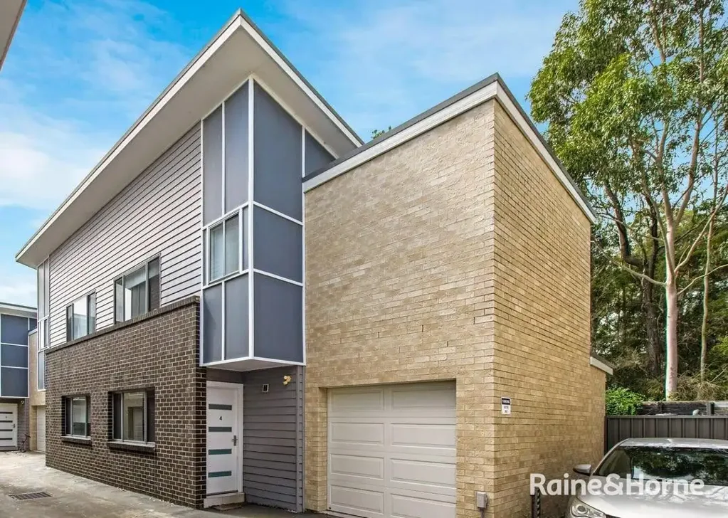 Low Maintenance Townhouse!