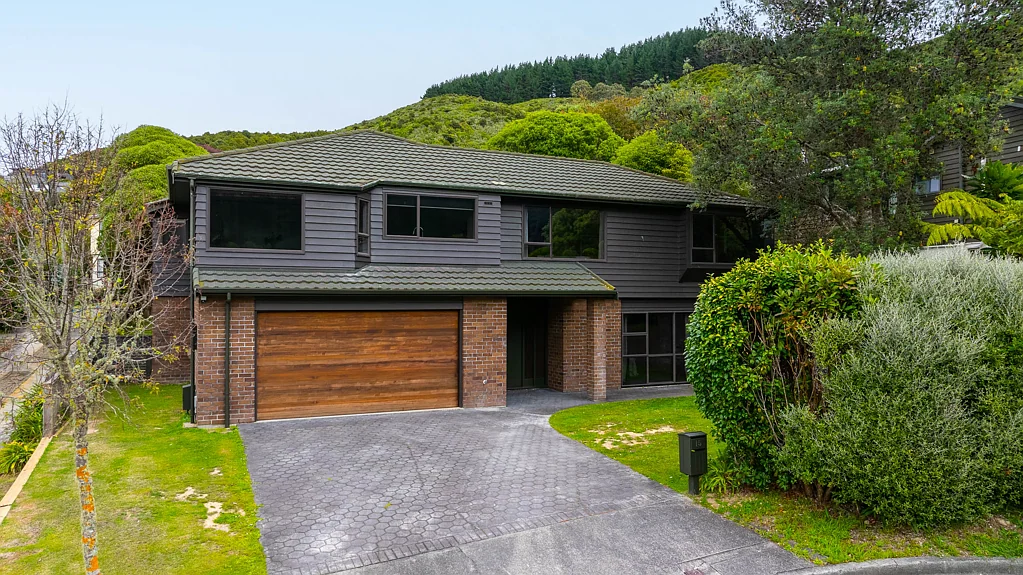 15 Duval Grove, Tawa, Wellington