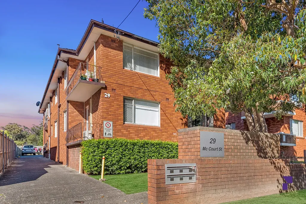 Wiley Park 2ਬੈੱਡਰੂਮ Newly updated street facing apartment central to Wiley Park and Lakemba stations
