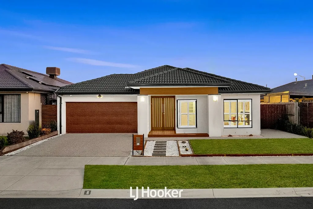 6 Bernardins Street, Clyde North, VIC 3978