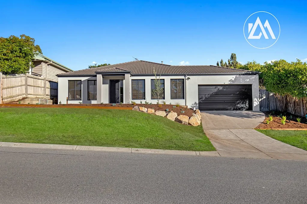 Langwarrin 4Zimmer A Striking, Exclusively Positioned Family Sanctuary