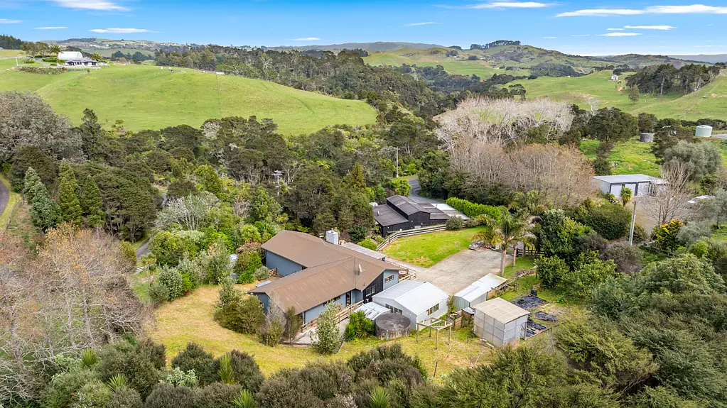 Onewhero 5Kwarto Priced under CV - bush retreat