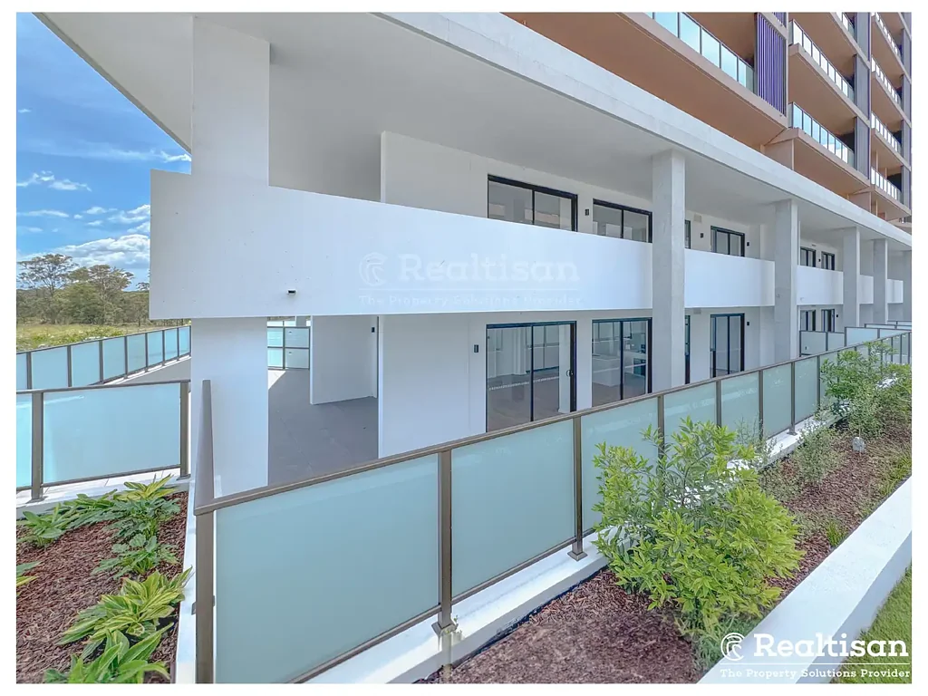 Rouse Hill 2Zimmer Brand New Rare 231M² North-West 2-Bedroom Apartment with Massive Courtyard | Walk to Metro in 350m | Must Be Sold
