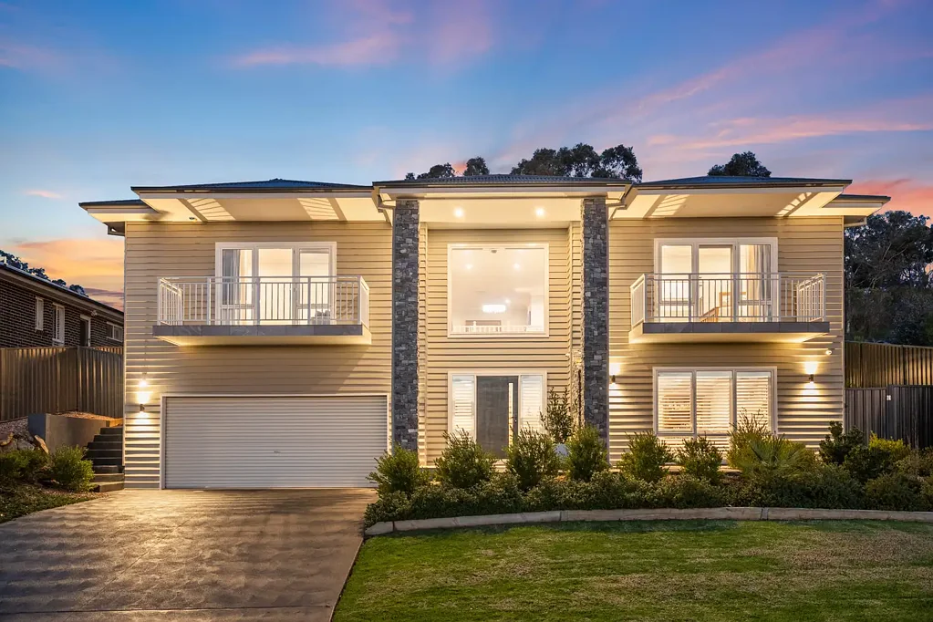 Tolland 4침실 Grand Family Residence with Panoramic Views, Four-Car Garage & Multiple Living Zones