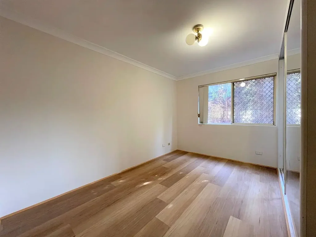 Spacious 3 Bedroom Unit with Tandem Lock up Garage