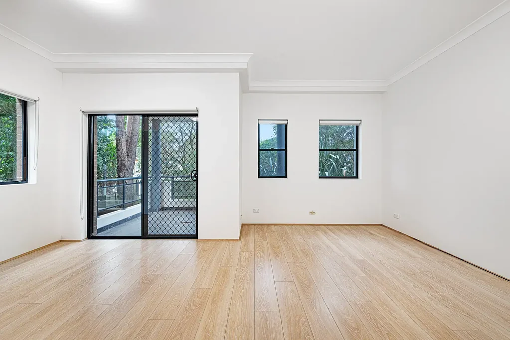 Tastefully renovated two bedroom garden apartment