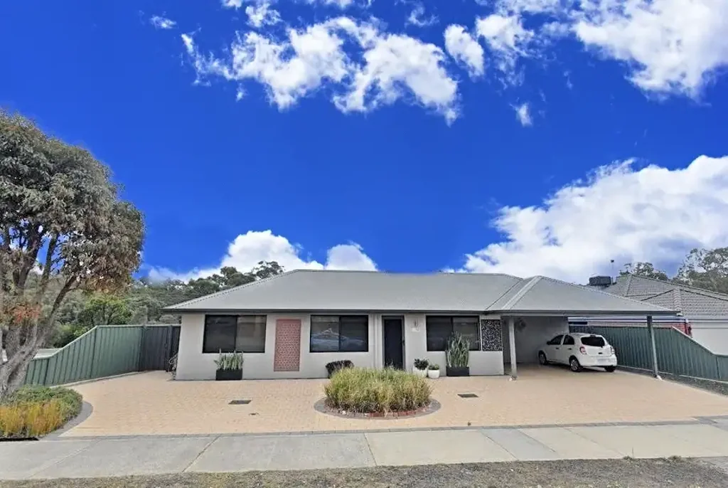 Australind 5ਬੈੱਡਰੂਮ GUIDING HIGH $700,000's