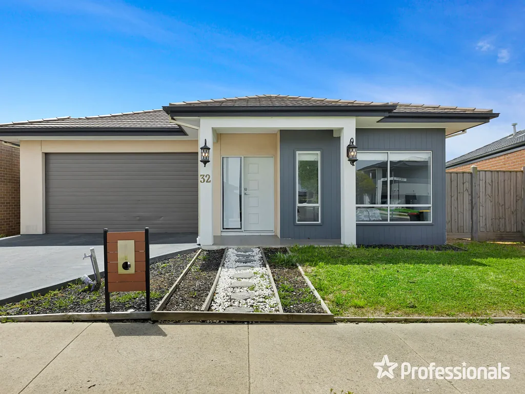 32 Rowena Way, Mickleham, VIC 3064