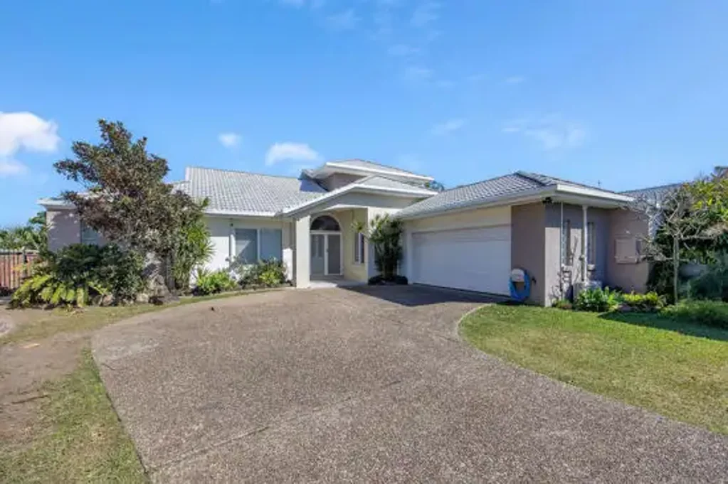 Bundall 4 Bedroom Spacious Family Home on a Rare 1,313mÂ² Block with Pool, Large Front Yard & Private Jetty