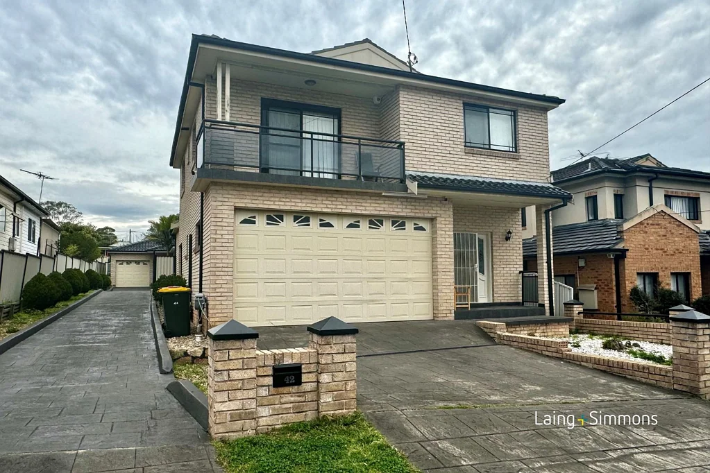 Merrylands 8ਬੈੱਡਰੂਮ Two Freestanding Homes situated on 777 sqm Block