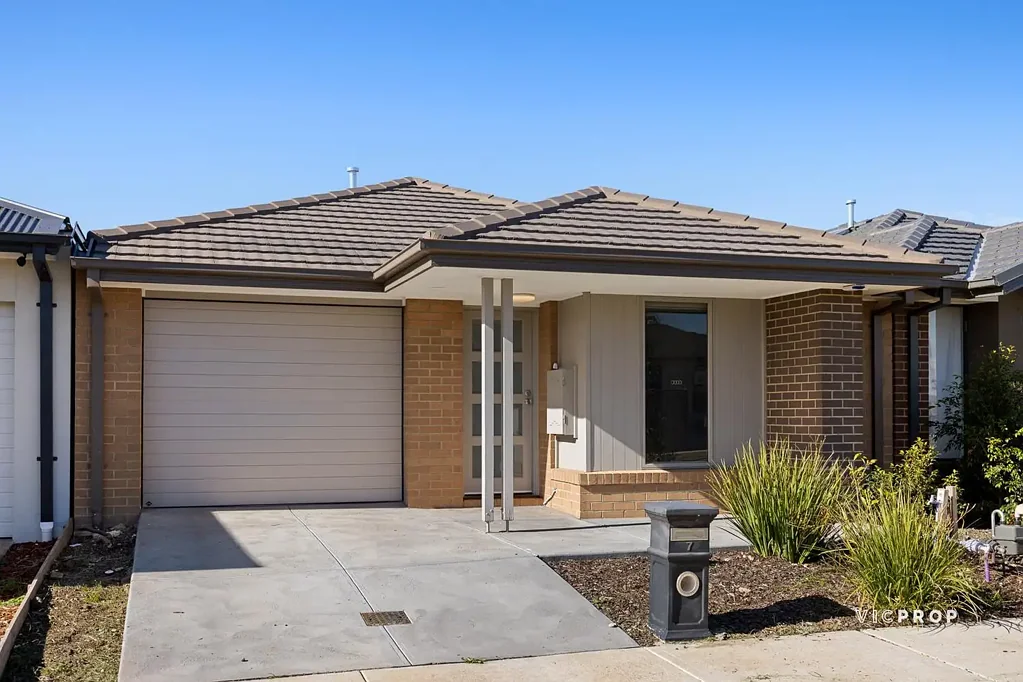 7 Palmdale Crescent, Mambourin, VIC 3024