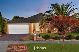 11 Fairways Boulevard, Cranbourne North