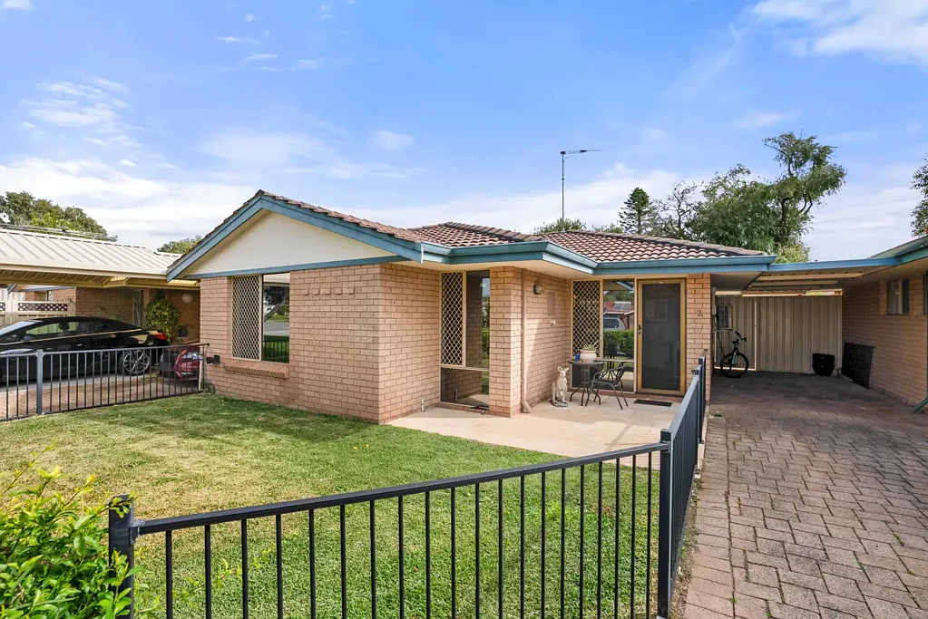 Cooloongup 3ਬੈੱਡਰੂਮ Low maintenance living, close to amenities.