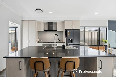 71 Cranwood Crescent, Viveash, WA 6056, 4房, 3浴, House