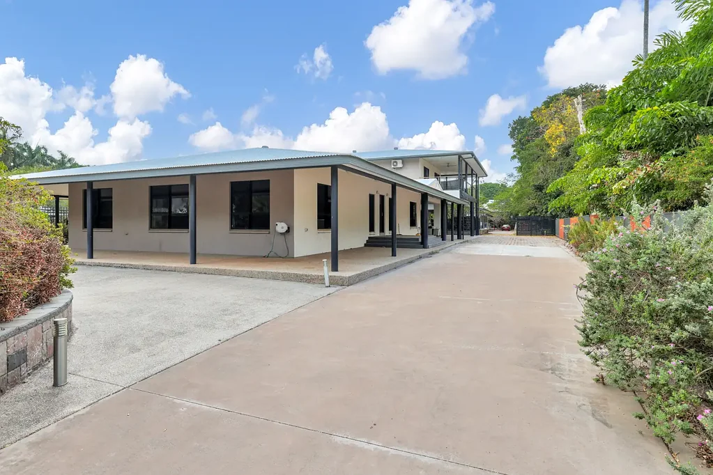 Coconut Grove 8 Slaapkamer Three Homes, Endless Possibilities, One Epic Address!!