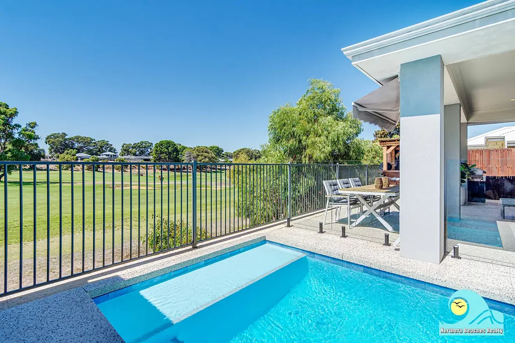 Yanchep 3ห้องนอน STUNNING HOME, WITH GORGEOUS VIEWS OVER THE FAIRWAY, EVEN FROM THE INGROUND POOL!