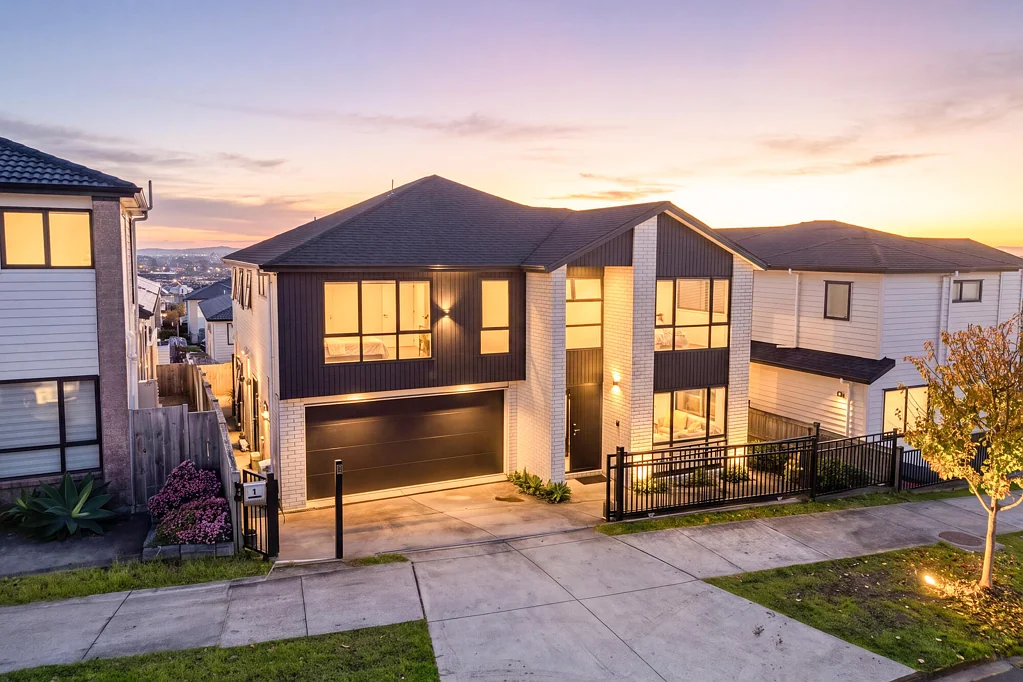 Flat Bush 8Zimmer Live, Rent or Both - Smart Living & Investment