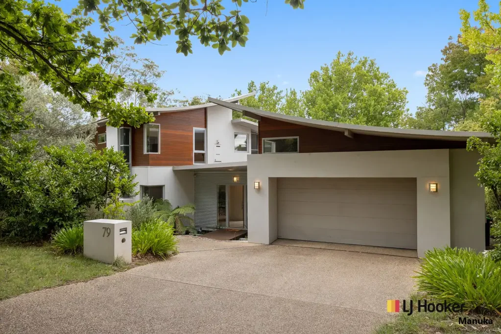 Deakin 3房  Award-Winning Architectural Masterpiece with Superb Garden Outlook