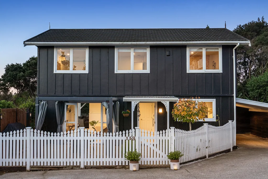 2/15 Lynn Road, Bayview, North Shore City, Auckland