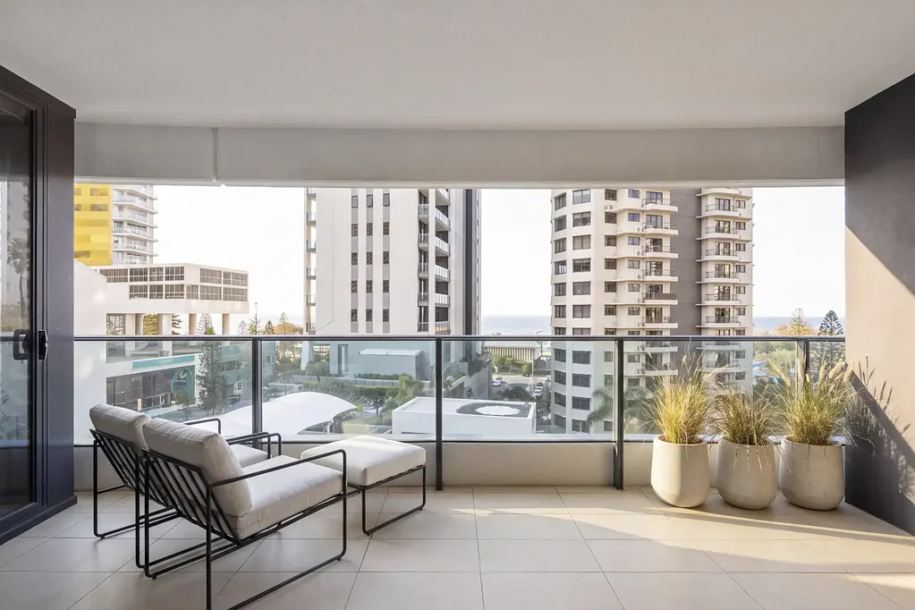 Broadbeach 1 Slaapkamer Unlock the Potential - East Facing Oracle Gem