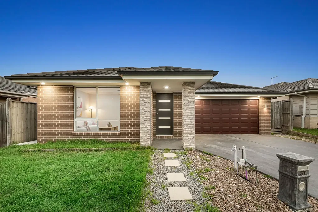 37 Omeara Crescent, Cranbourne East, VIC 3977