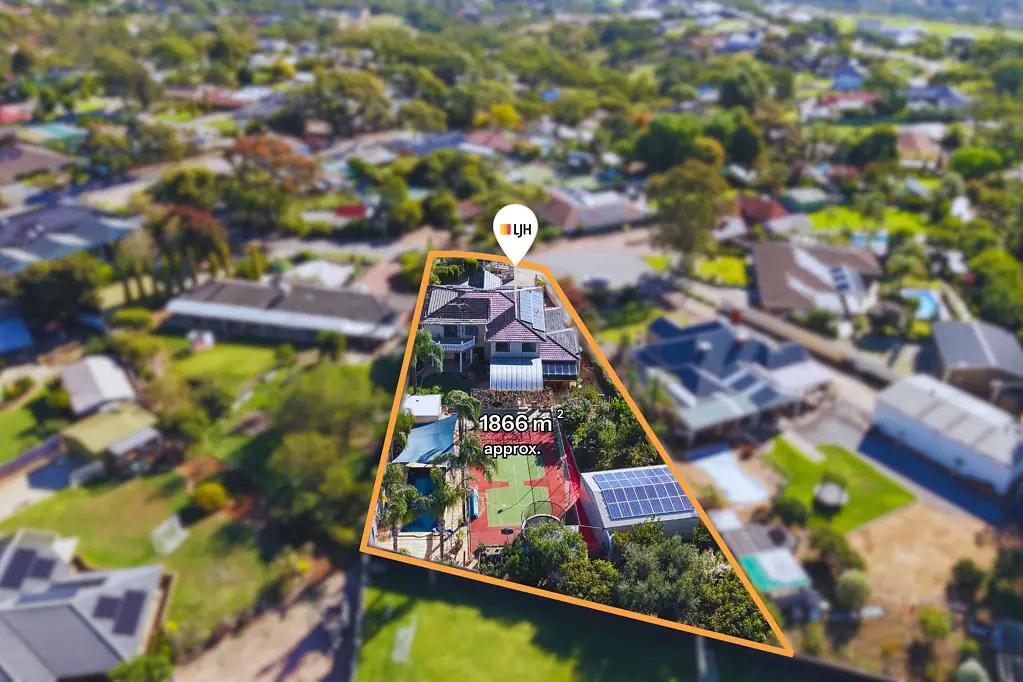 Greenwith 6房  One Owner Solid Brick Family Home of Exceptional Scale