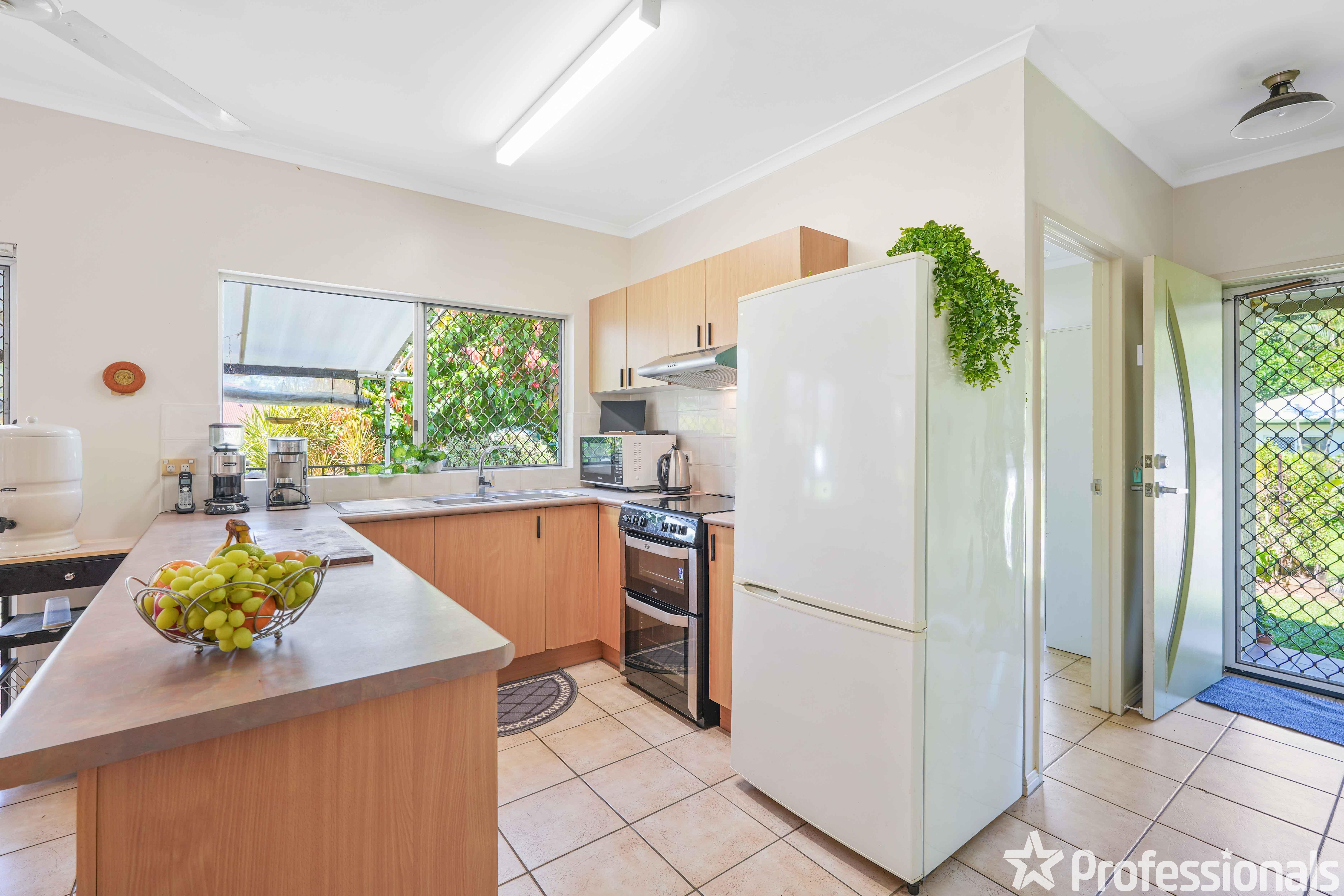 7 DODD CT, MOOROOBOOL QLD 4870, 0 chambres, 0 salles de bain, House