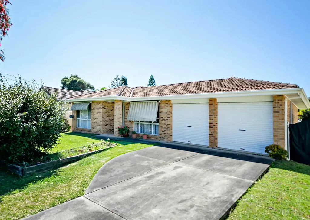 Just a stone�s throw away from Old Bar�s CBD
