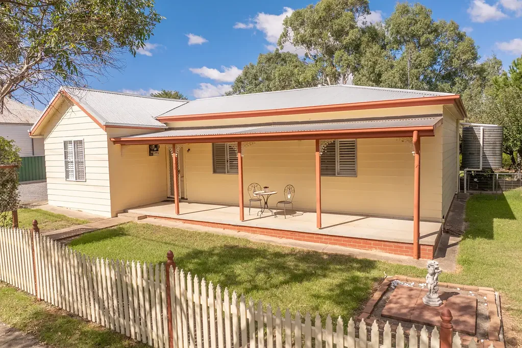 72 Jugiong Street, Boorowa, NSW 2586