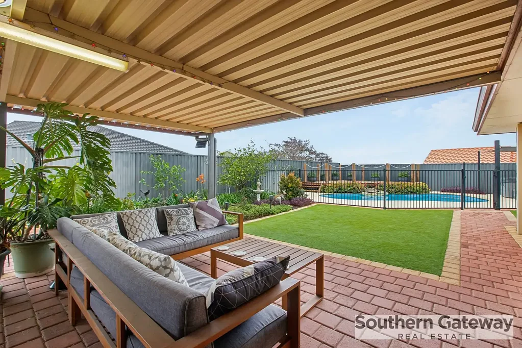 Orelia 4 Bedroom FAMILY LIVING WITH SPACE, COMFORT AND PLENTY TO ENJOY