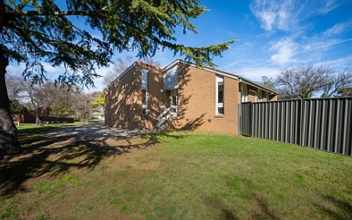 West Bathurst 3chambre Peaceful Cul-de-Sac Living on a Generous Block