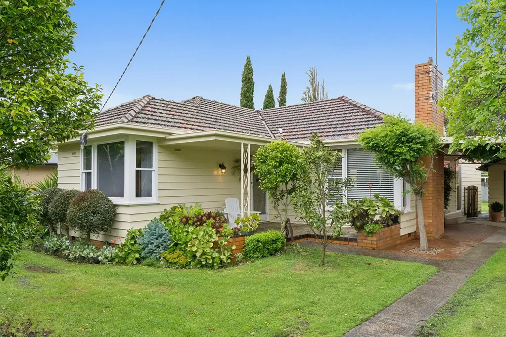 Terang 3 Slaapkamer Perfect Positioned Family Home